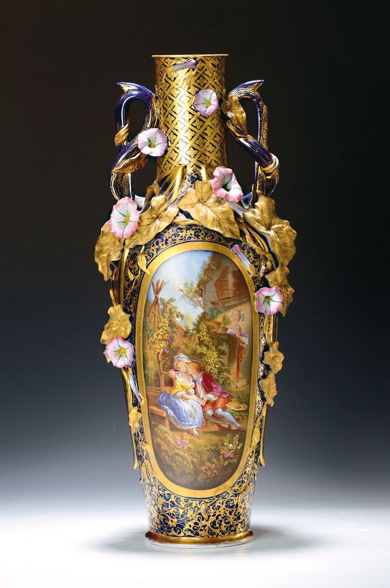 Null Grand vase d'apparat d'après le modèle de Sèvres, probablement de Thuringe,&hellip;