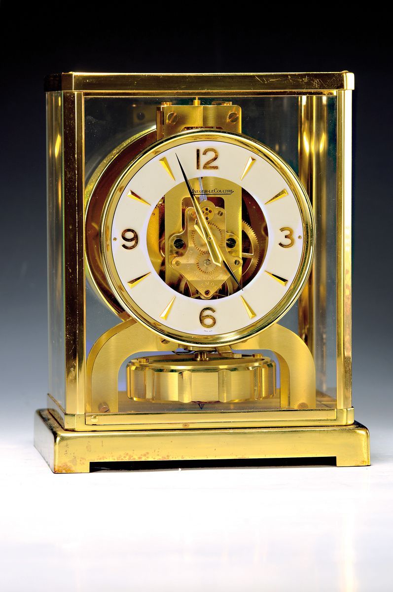 Null Horloge de table, Jaeger LeCoultre, Atmos vers 1965, boîtier en laiton doré&hellip;