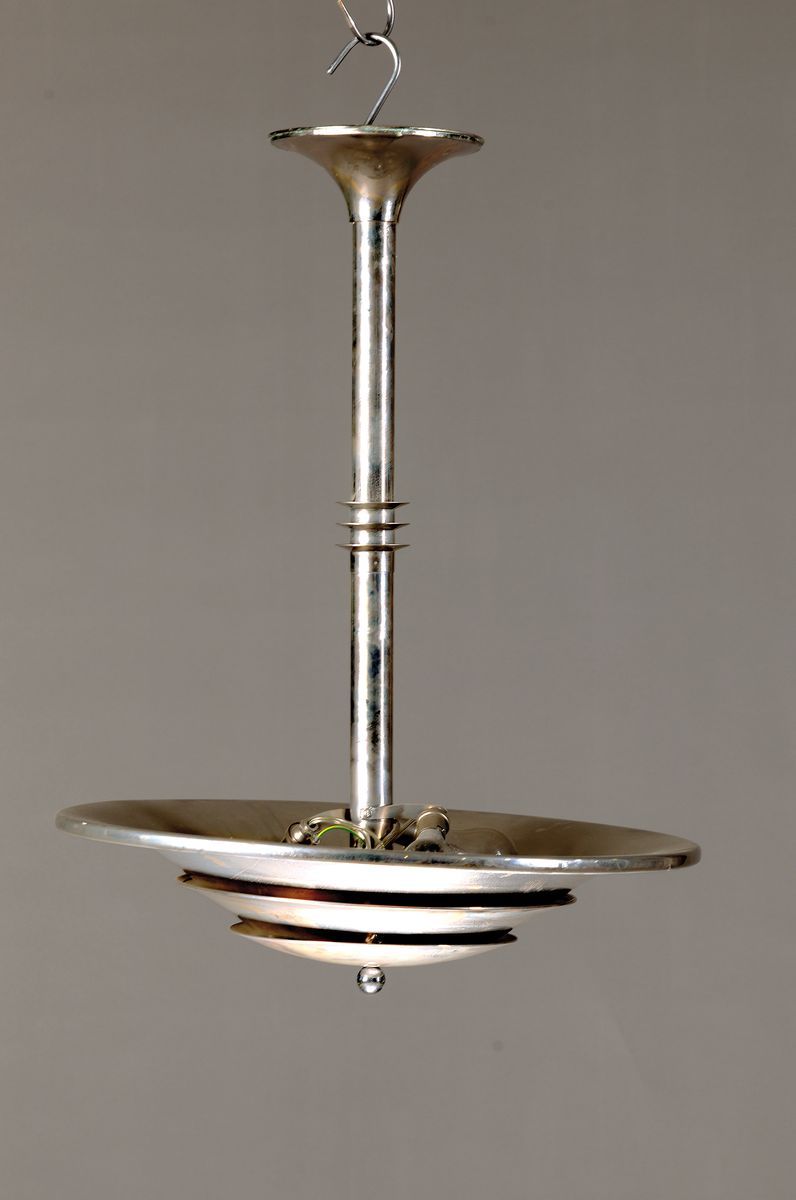 Null Lampe de plafond, France, années 30/40, corps en métal chromé, trois feux, &hellip;