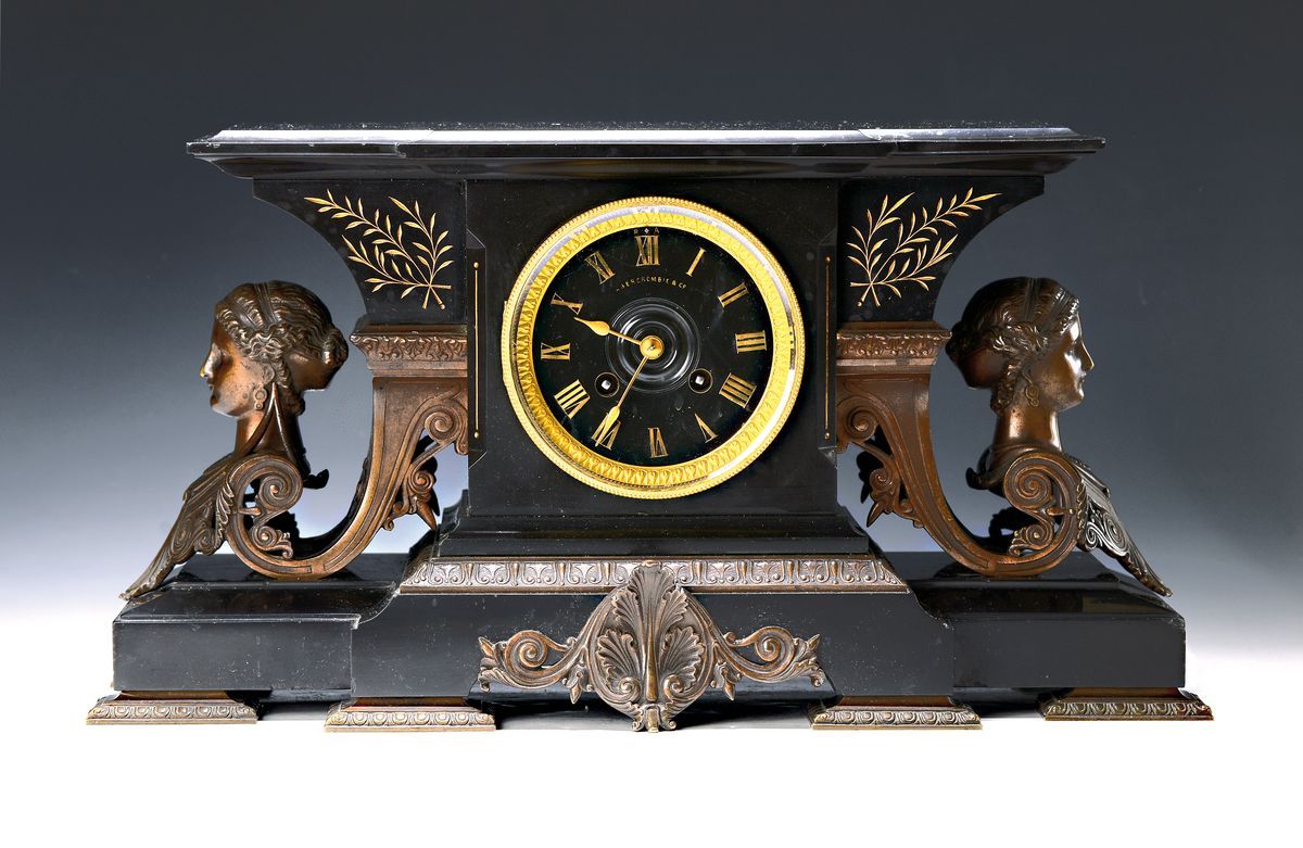 Null Horloge de cheminée, France vers 1880/1900, boîtier en pierre noire, dans u&hellip;
