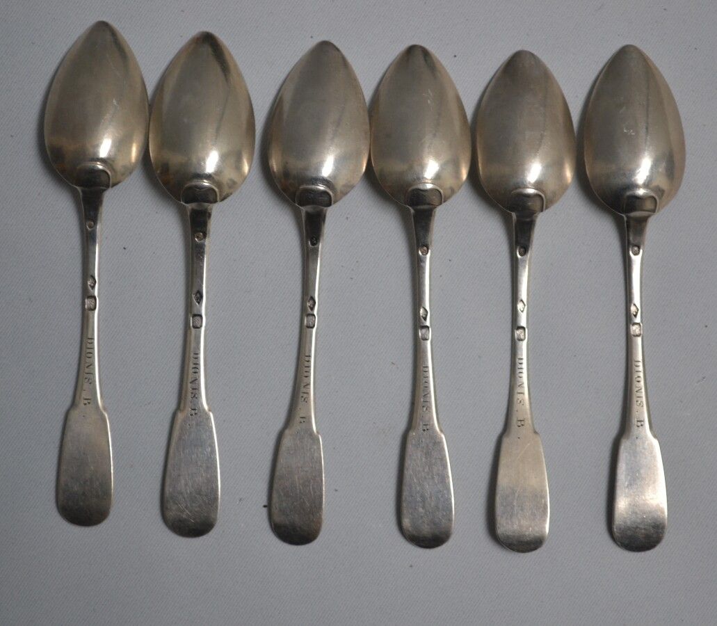 Null Suite of six silver COFFEE SPoons, single flat model, engraved

Paris, 1819&hellip;