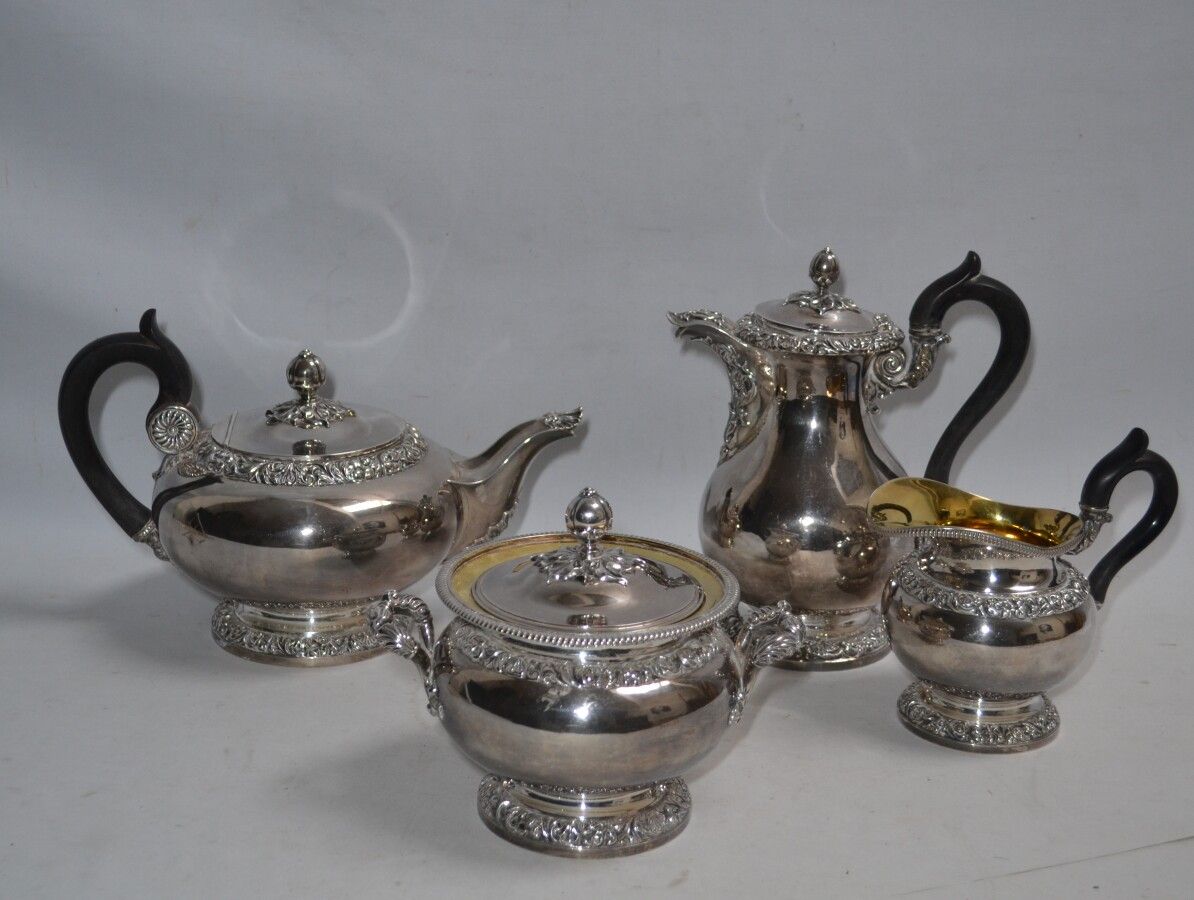 Null Silver and gilt coffee service richly decorated with a frieze of foliage an&hellip;