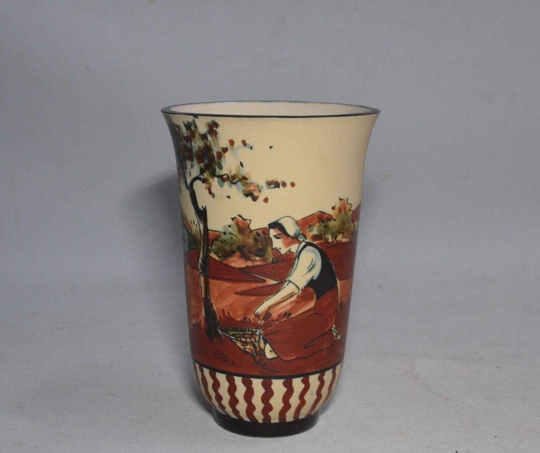 Null CIBOURE - période Rodolphe FISCHER

Vase cornet en grès à décor tournant d'&hellip;
