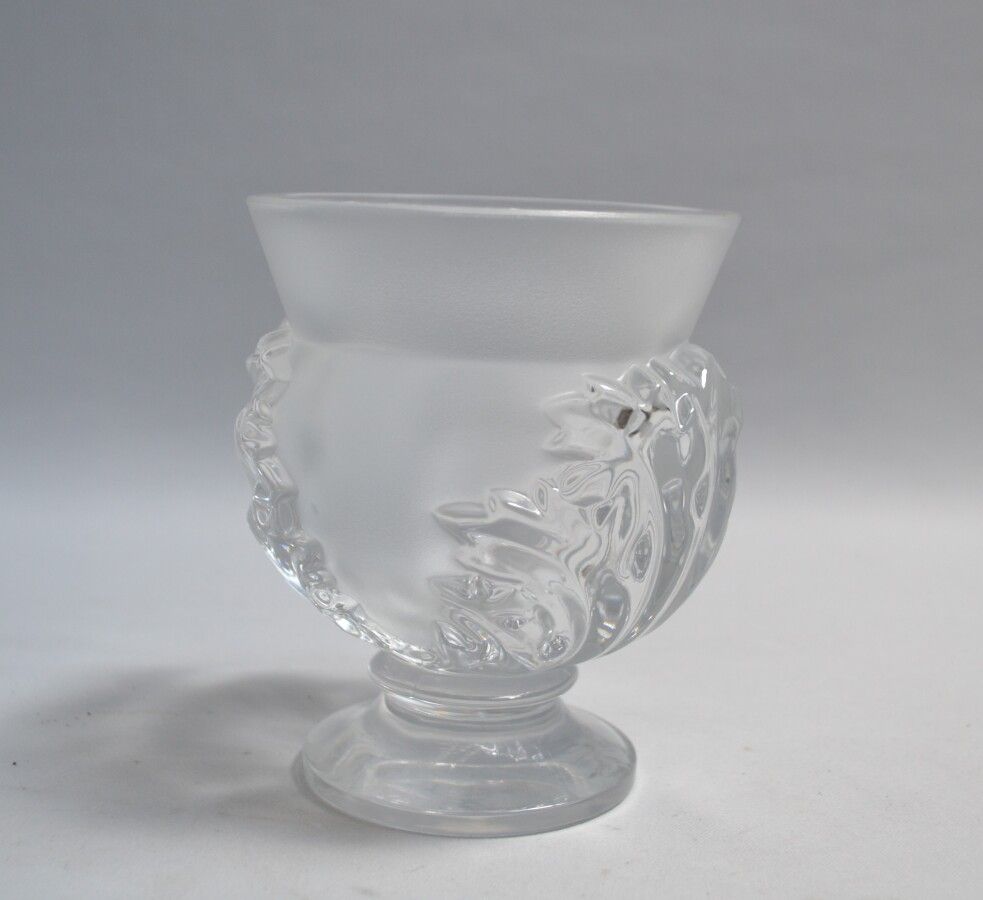 Null LALIQUE France

Vase en cristal moulé pressé à décor de feuillage

H.: 11.5&hellip;