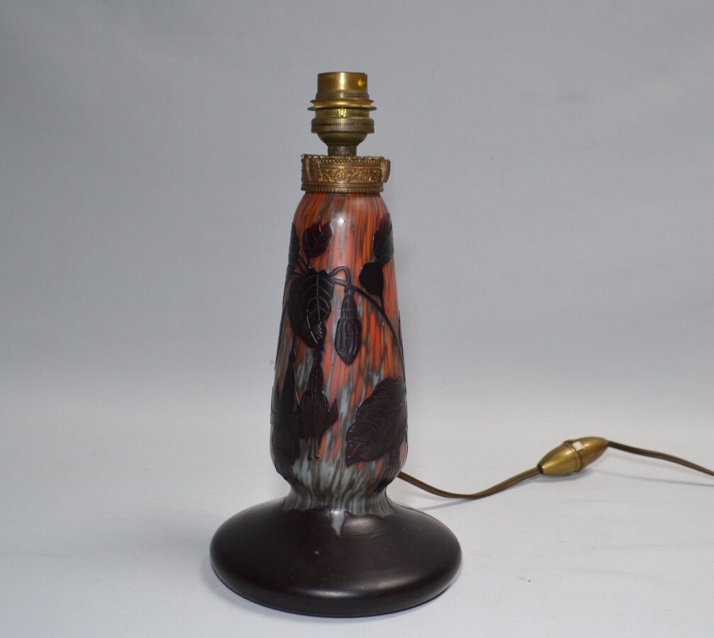 Null Wilhelm Kralik SOHN dit D'AURYS (1881-1940)

Pied de lampe en verre double &hellip;