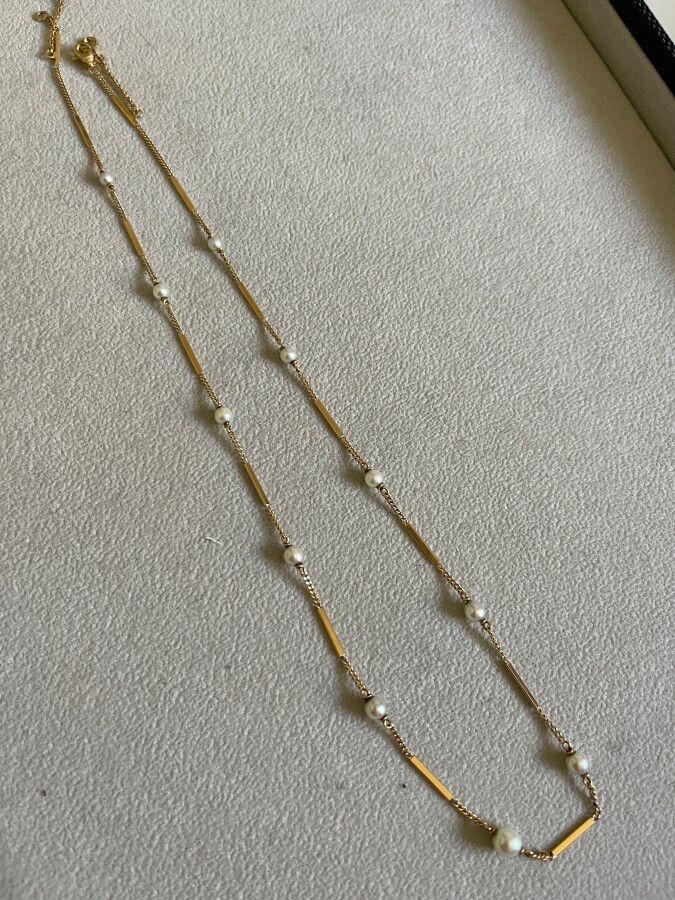 Null 黄金项链，镶嵌11颗白色养殖珍珠，毛重7.6克，长度50厘米
