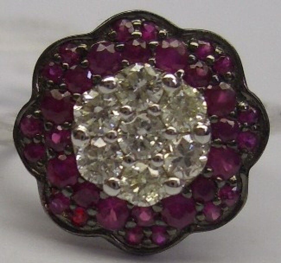 Null 白金Corolla戒指，镶嵌7颗现代切割白钻，双镶32颗圆形切割红宝石 TDD: 53, 重量 3g60
