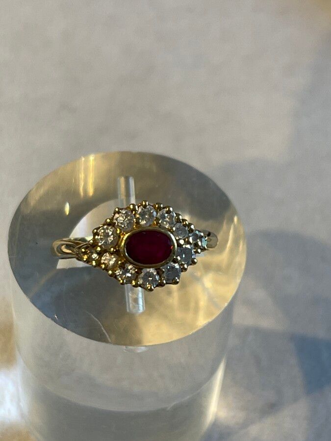 Null Gold ring ruby and diamonds weight 4 g TDD 48 balls inside the setting