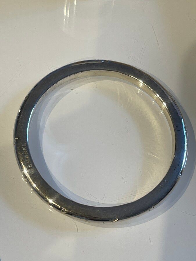 Null CHANEL BRACELET in Silber signiert Gewicht 72 g Innendurchmesser 62 mm