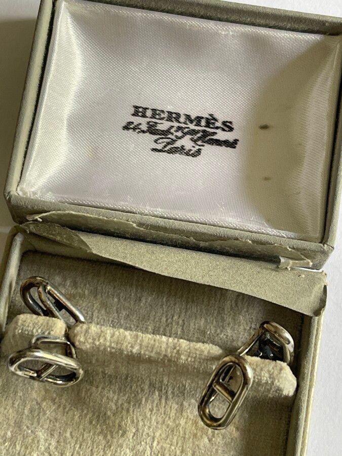 Null 爱马仕海军银色袖扣，重11.1克，装在一个损坏的盒子里
