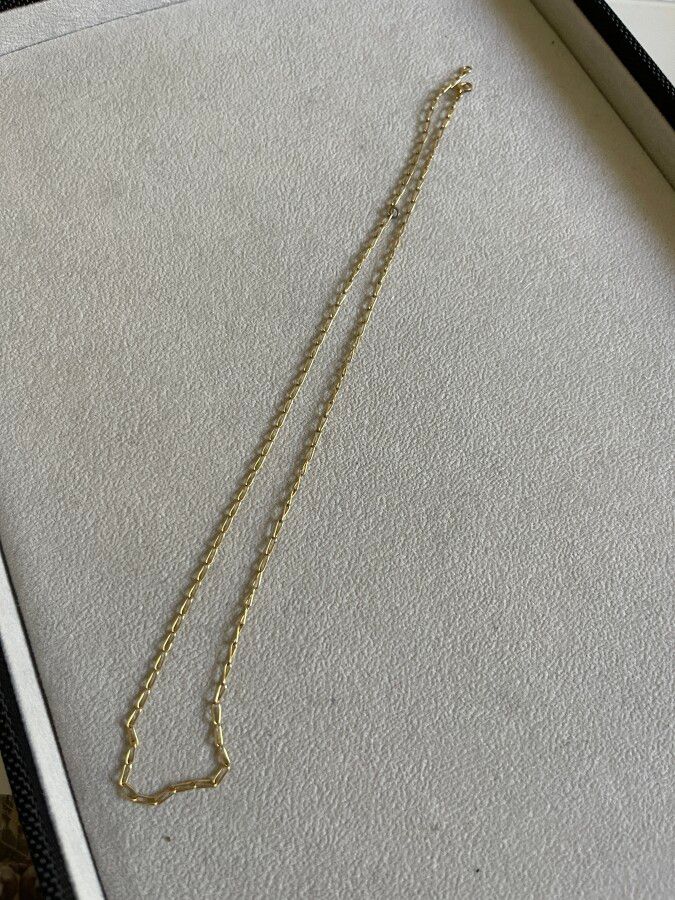 Null Necklace in yellow gold, weight 4.4 g, length 48 cm
