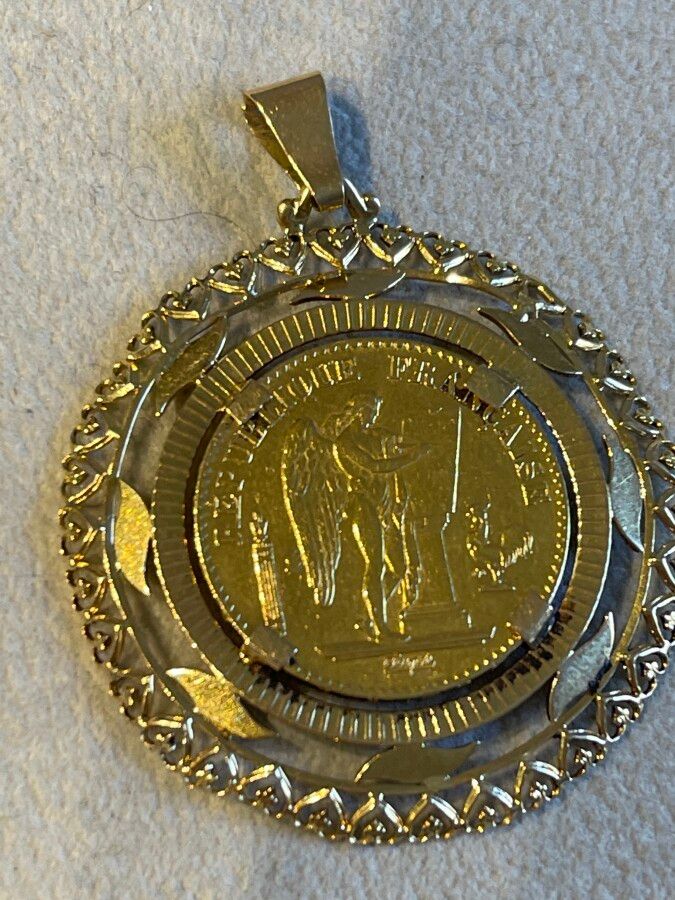 Null GOLDEN PENDANTS of the republic coin 1896 weight 9.6 g