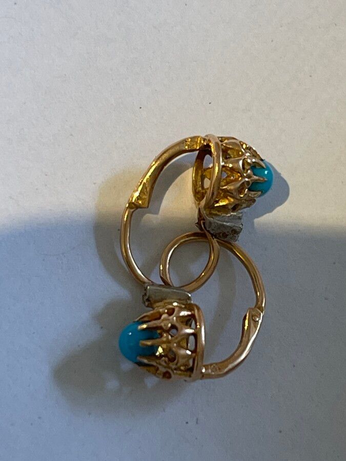 Null pair of gold and turquoise earrings weight 1,7 g