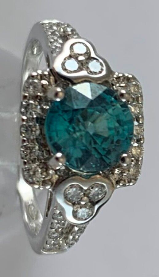 Null Square white gold ring set with a round blue zircon weighing 2 cts and smal&hellip;