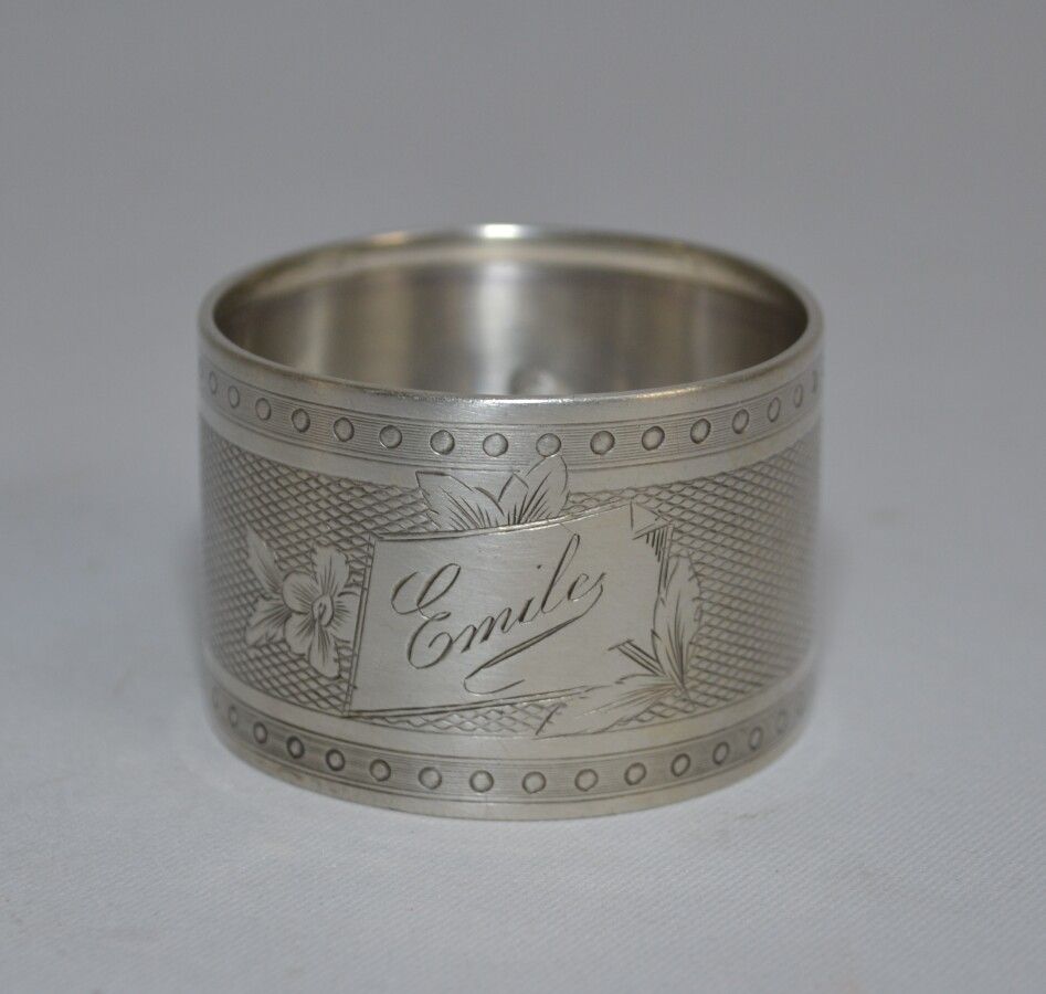 Null Silver napkin ring, engraved

Minerva Goldsmith: Adolphe BOULENGER (1876-18&hellip;