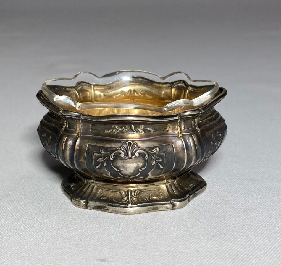 Null SALON in silver

Minerva. Goldsmith: Emile PUIFORCAT

H.: 3.7 cm Weight: 24&hellip;