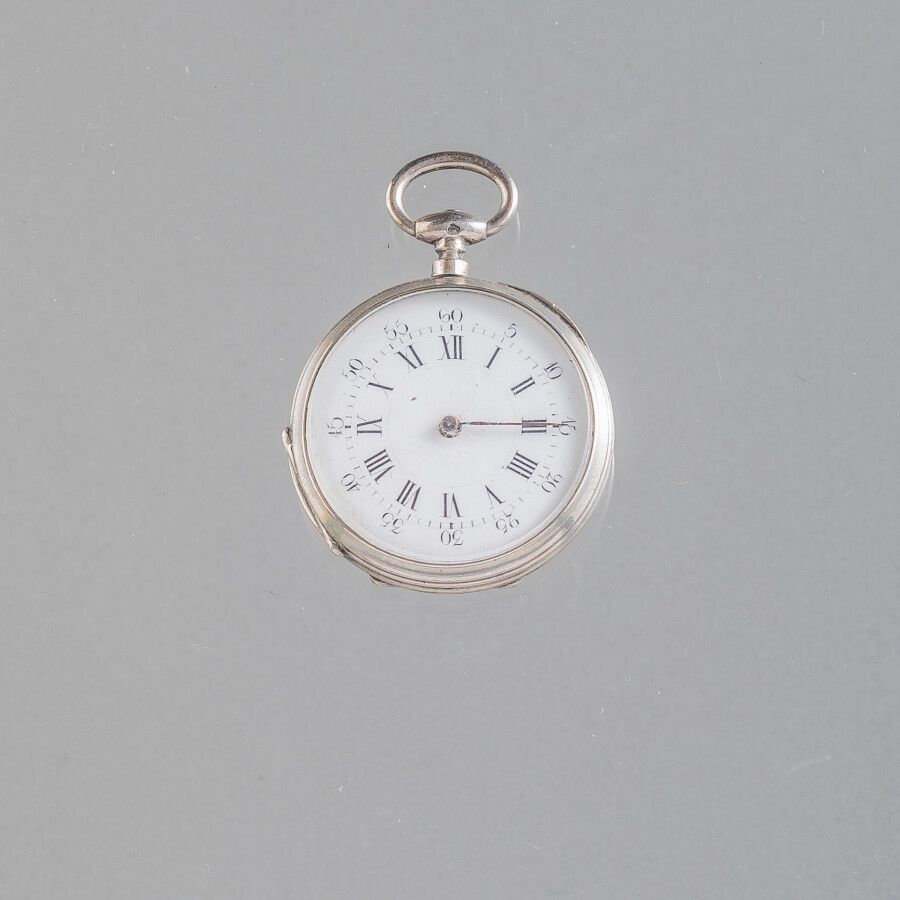 Null Small silver WATCH, missing a hand, white enamelled dial, back engraved wit&hellip;