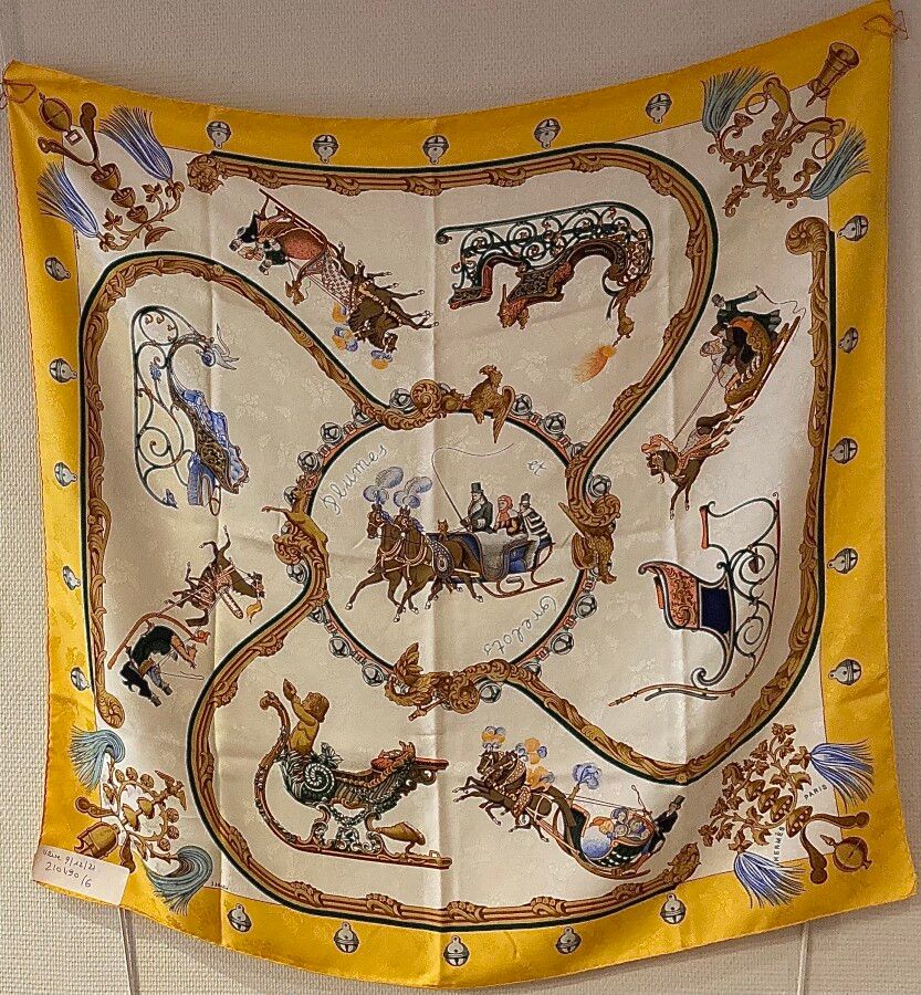Null HERMES巴黎

"朱莉-阿巴迪的《羽毛和钟声》，1995年第1版

方形的大马士革丝绸印刷品。

90 x 90厘米