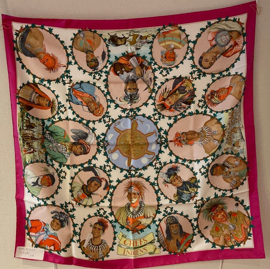 Null HERMES巴黎

"印度厨师 "奥利弗-克米特著，2014年第1版

印刷的丝绸方块。

90 x 90厘米