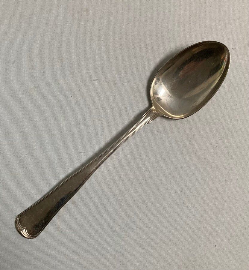 Null Cuchara de plata RAGOUT, grabada

Dinamarca, 1913

L.: 28 cm Peso: 92 gr