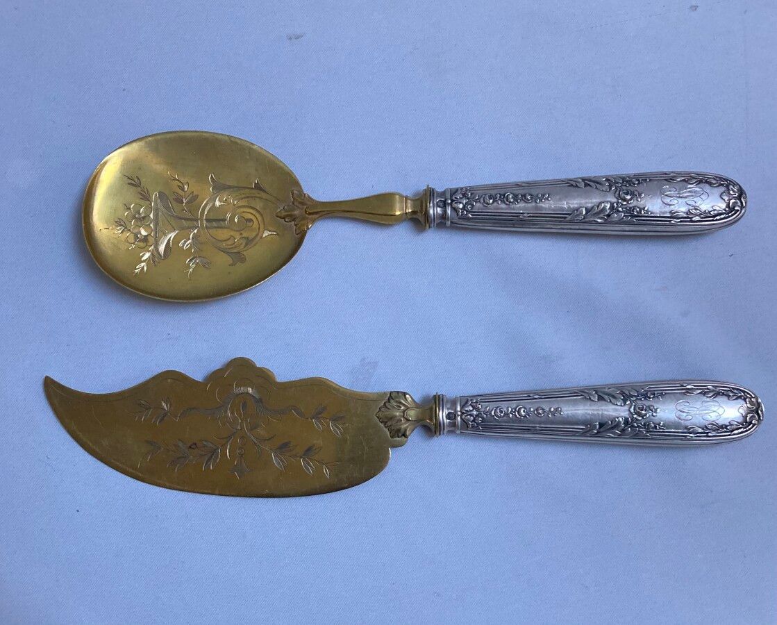 Null Servicio de helados de plata y metal dorado COUVER, grabado

Minerva

L.: 2&hellip;