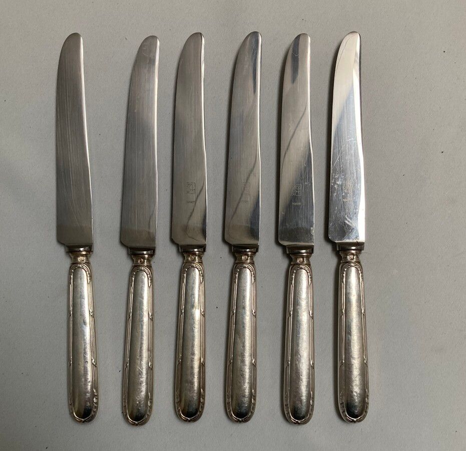 Null 一套六把银质餐刀，不锈钢刀刃

密涅瓦

长：24.8厘米 毛重：476克