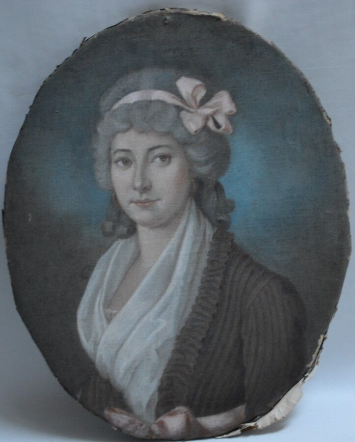 Null 19世纪的法国学校

一位女士的画像

在椭圆形画布上转印的粉彩画

57 x 46厘米（小凹痕）