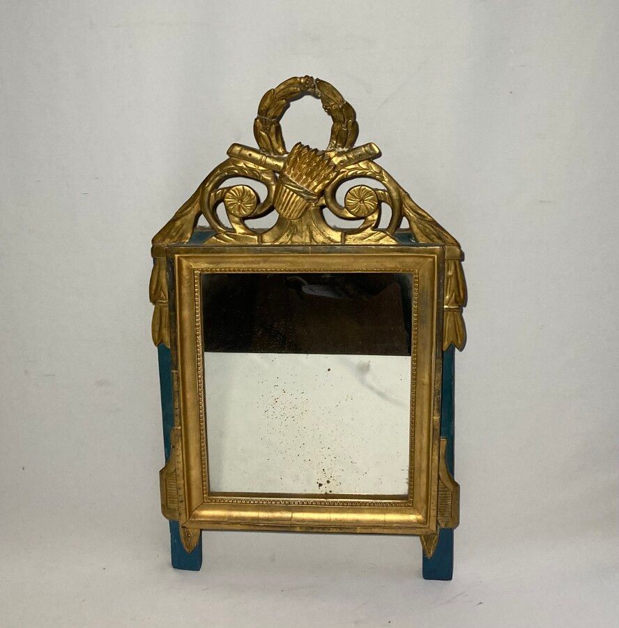 Null Small painted and gilded wood MIRROR, the pediment decorated with a sheaf o&hellip;