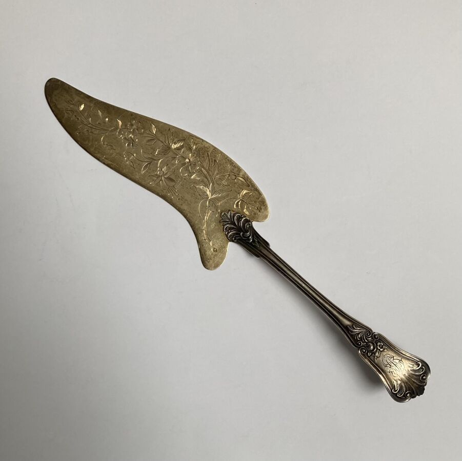 Null Silver and silver plate PIE SPOON, engraved

Minerva. Goldsmith: Pierre QUE&hellip;