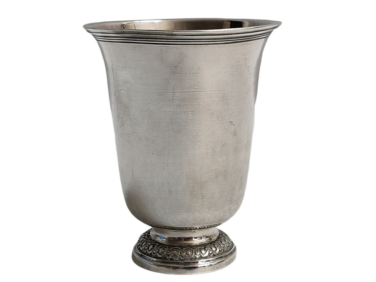 Null A plain silver tulip tipple, resting on a pedestal molded with a frieze of &hellip;