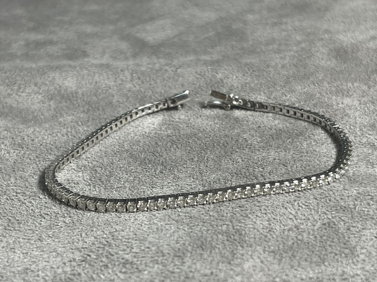 Null BRACELET line in white gold set with round diamonds weight 8.2 g length 17.&hellip;