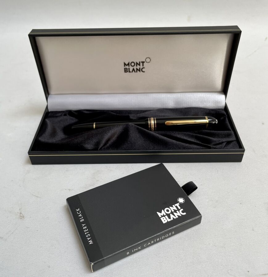 Null 蒙特布朗

钢笔模型 "Meisterstück"，黑色树脂；镀金的金属装饰。白金和黄金笔尖，带弹夹装置。

钢笔与黑色MONTBLANC笔盒

一些&hellip;