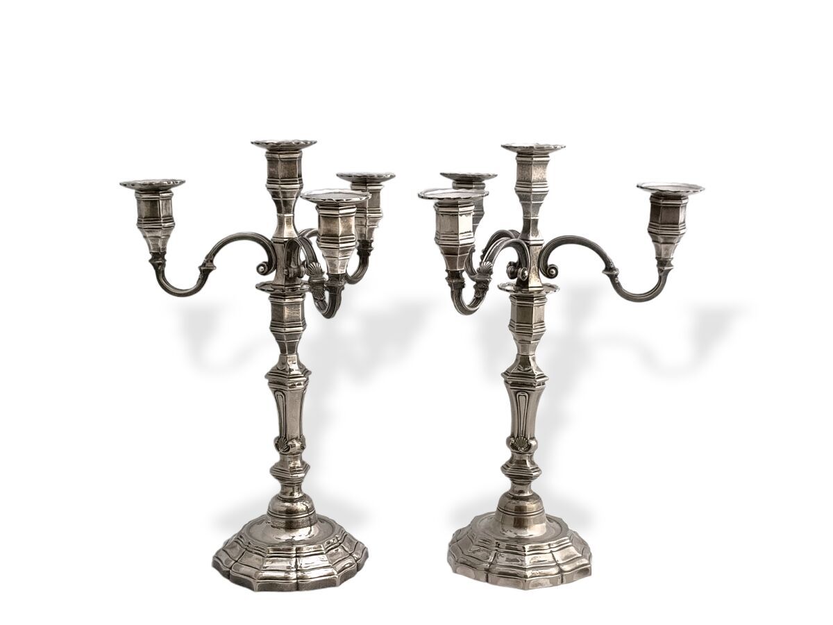 Null Coppia di CANDELABRI in bronzo argentato, il bouquet con quattro bracci di &hellip;