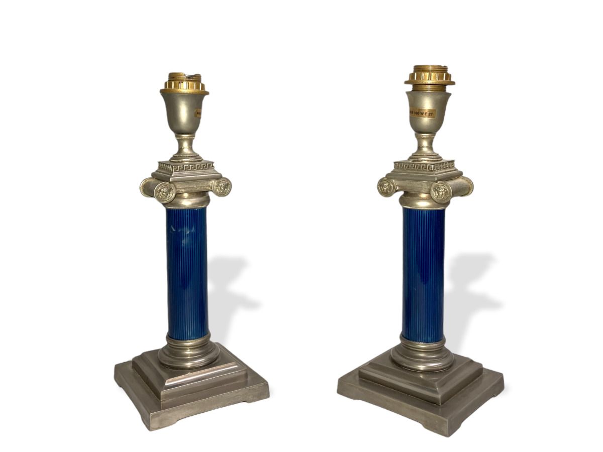 Null VERSACE

Pair of metal lamp bases decorated with a column topped by an ioni&hellip;
