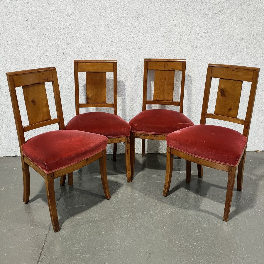 Null Suite of four CHAIRS in natural wood

19th century (small accidents)
