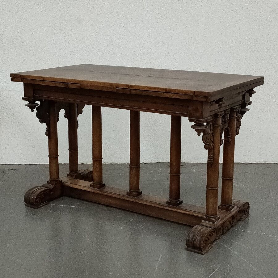 Null TABLE de MILIEU en madera natural tallada y moldeada, que descansa sobre un&hellip;