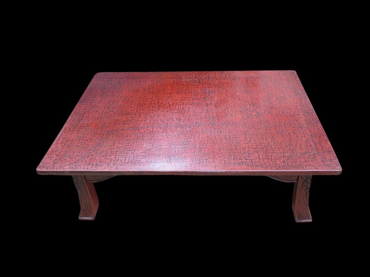 Table basse wakasa Table basse rectangulaire en laque wakasa nuri, décor de fleu&hellip;