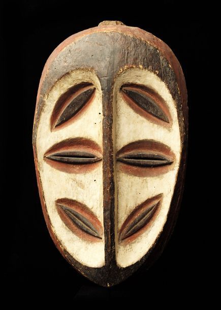 Masque Kwélé Kwélé mask

A flat and oval surface. Six almond-shaped eyes carved &hellip;