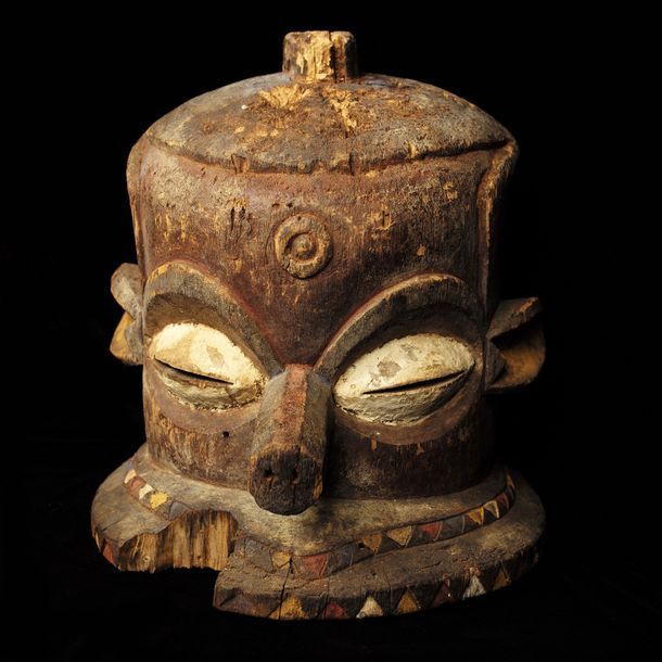 Masque Pende Heaume mask of the Giphogo type

with a horizontal projection of th&hellip;