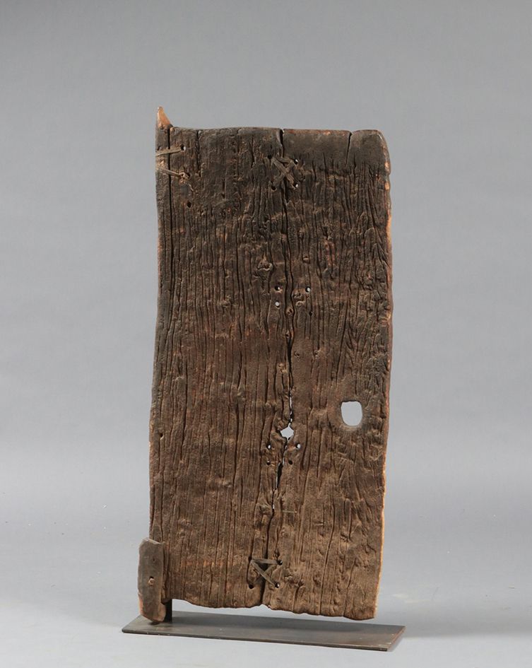 PORTE DOGON Porta della capanna

Mali, Dogon, 19° secolo.

56xH121cm

Provenienz&hellip;