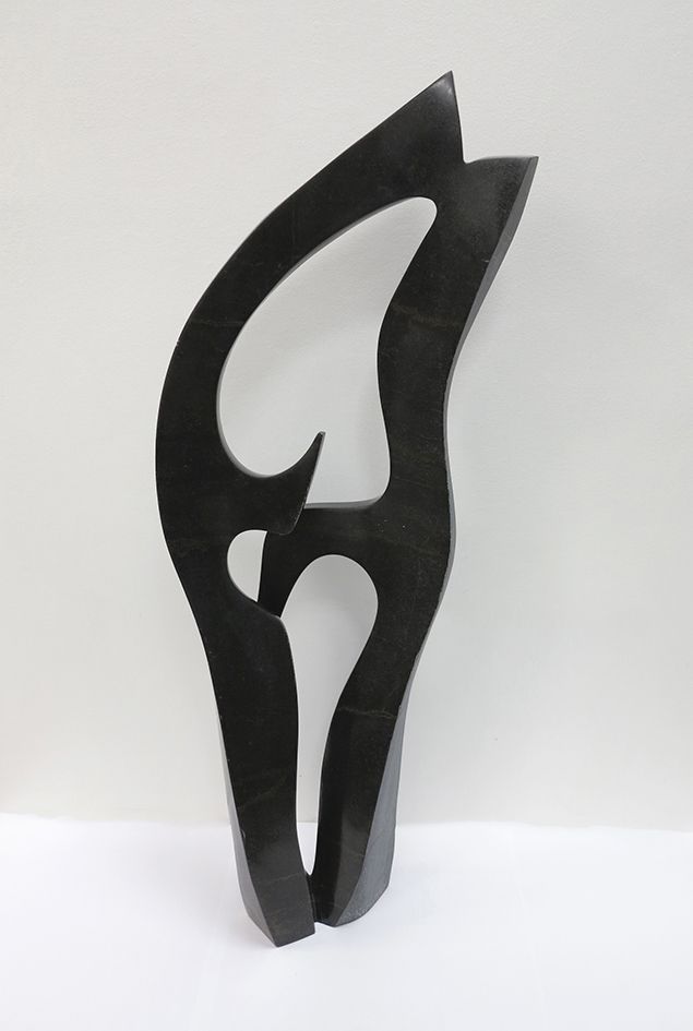 Sculpture contemporaine Shona 当代雕塑 肖纳

深色蛇纹石，部分抛光和打过蜡

津巴布韦

签名：P. Richard

24x2&hellip;