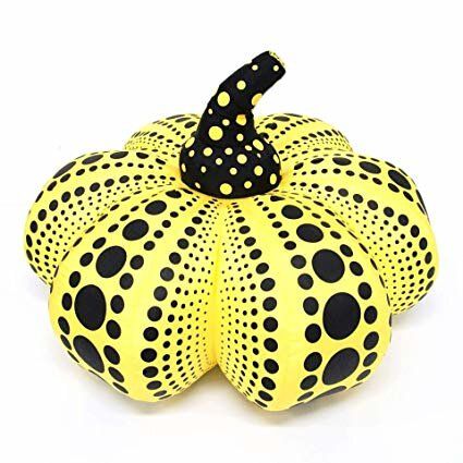 Yayoi KUSAMA 
Yayoi Kusama Coussin pumpkin




Couleur Jaune et noir




Diam 26&hellip;