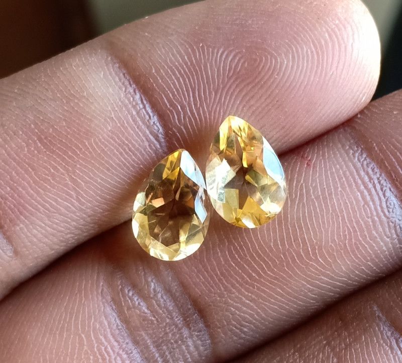 PAIRE CITRINES - 3.85 Cts - BRESIL - PAIR OF NATURAL CITRINS - Origin BRAZIL - C&hellip;