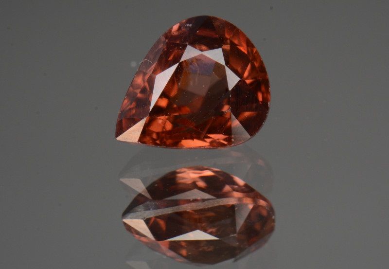 ZIRCON - 1.92 Cts - CAMBODGE 天然锆石 - 来自柬埔寨 - 1.92克拉 - 红色 - 椭圆形尺寸 - Purete VSI - 非&hellip;