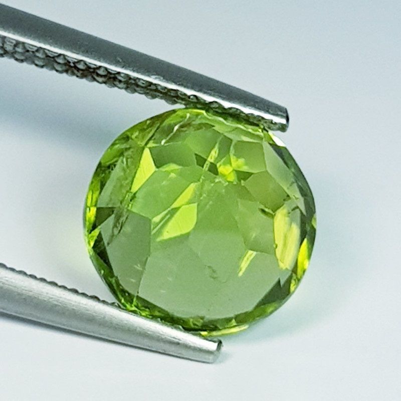 PERIDOT 3.96 Cts - HIMALAYA PAKISTAN 来自巴基斯坦喜马拉雅的天然橄榄石

 - 重量3.96克拉

 - 尺码 圆型

 -&hellip;