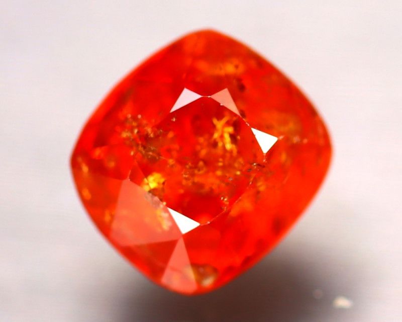 SPINELLE ORANGE 2.18 CT- BIRMANIE 来自缅甸的天然尖晶石

 - 重量2.18克拉

 - 尺寸 垫子

 - 颜色 橙色 红色&hellip;