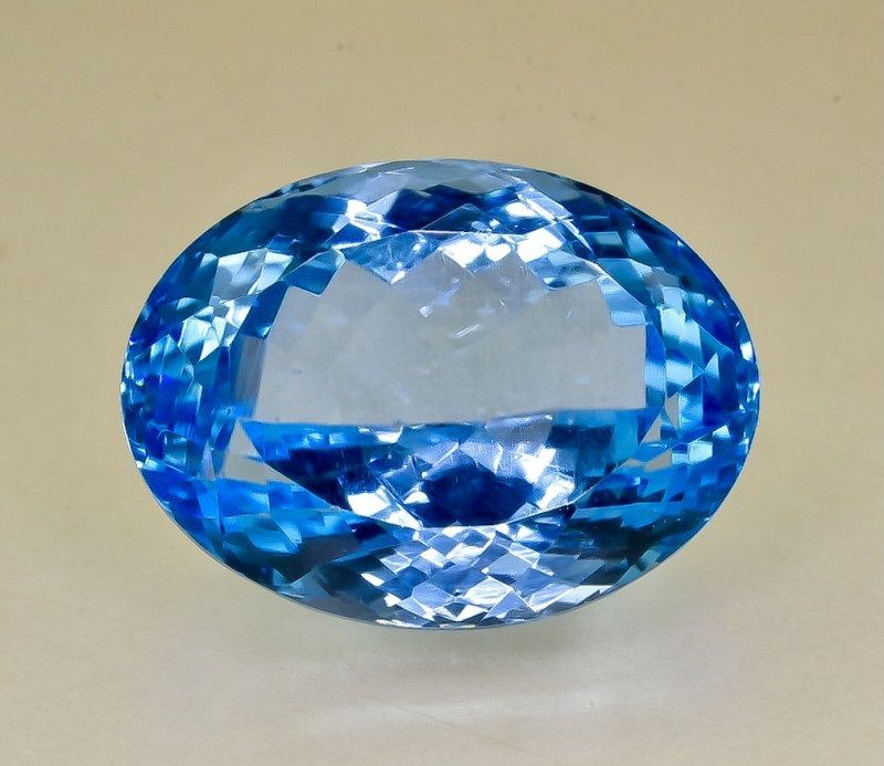 TOPAZE BLEUE SUISSE 25.96 CT- BRESIL 来自巴西的天然蓝色黄宝石

 - 重量25.96克拉

 - 尺寸 

 - 瑞士蓝颜&hellip;
