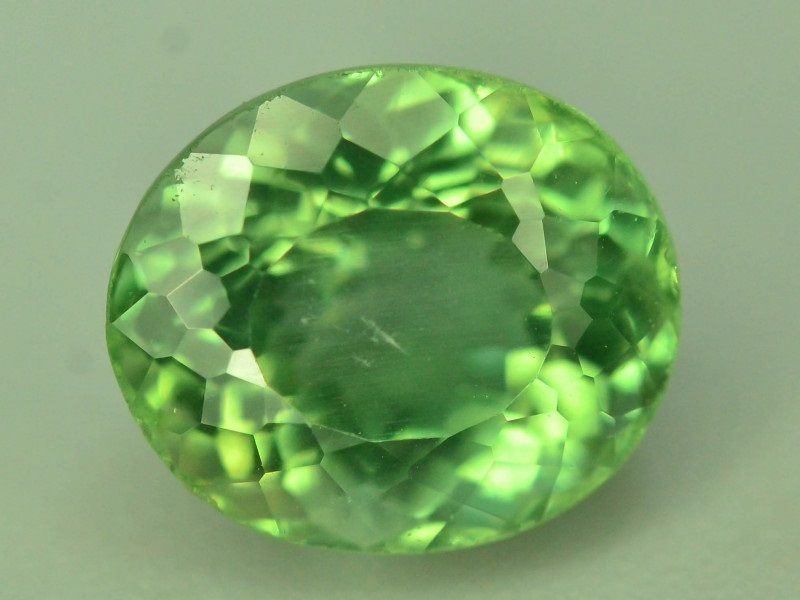 APATITE 2.40 CT- BIRMANIE 来自缅甸的天然磷灰石

 - 重量2.40克拉

 - 尺寸 椭圆形

 - 颜色 绿色

- 未经处理的 &hellip;