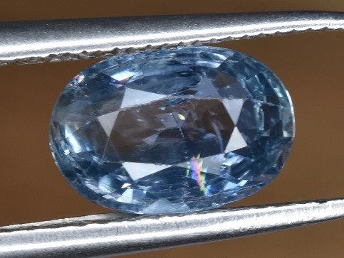 SAPHIR BLEU 1.60 CT- CEYLAN 来自锡兰（斯里兰卡）的天然蓝宝石

 - 重量1.60克拉

 - 椭圆形尺寸

 - 蓝色的颜色 - &hellip;