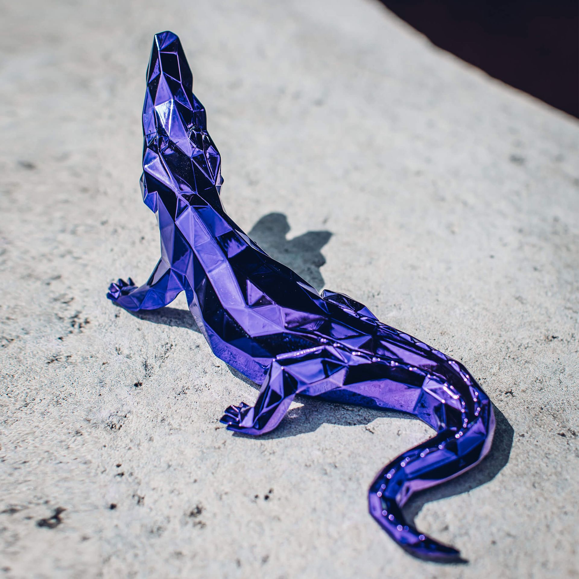 RICHARD ORLINSKI (né en 1966) Croco精神（紫色版

材料 树脂

尺寸 22厘米长 x 8厘米宽 x 9.5厘米高

重量（包&hellip;